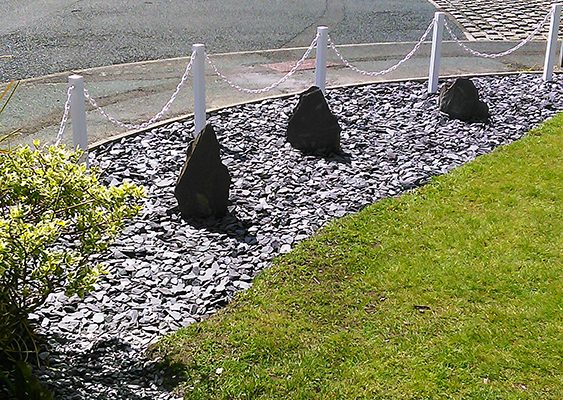 IMG_20150504_131149 White Posts with White Chains for Gardens