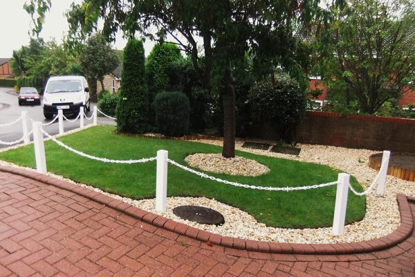 White Posts and Chains Lawn Care White Posts and Chains Lawn Care