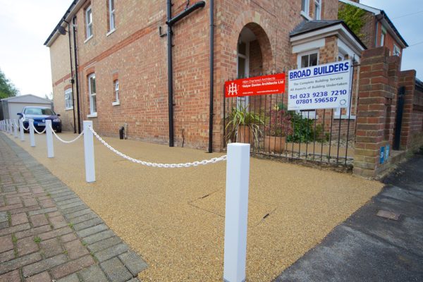 White Socket Fix Premier Post And Plastic Chain White Socket Fix Premier Post And Plastic Chain