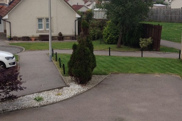Black Post and Chain Fencing Black Post and Chain Fencing